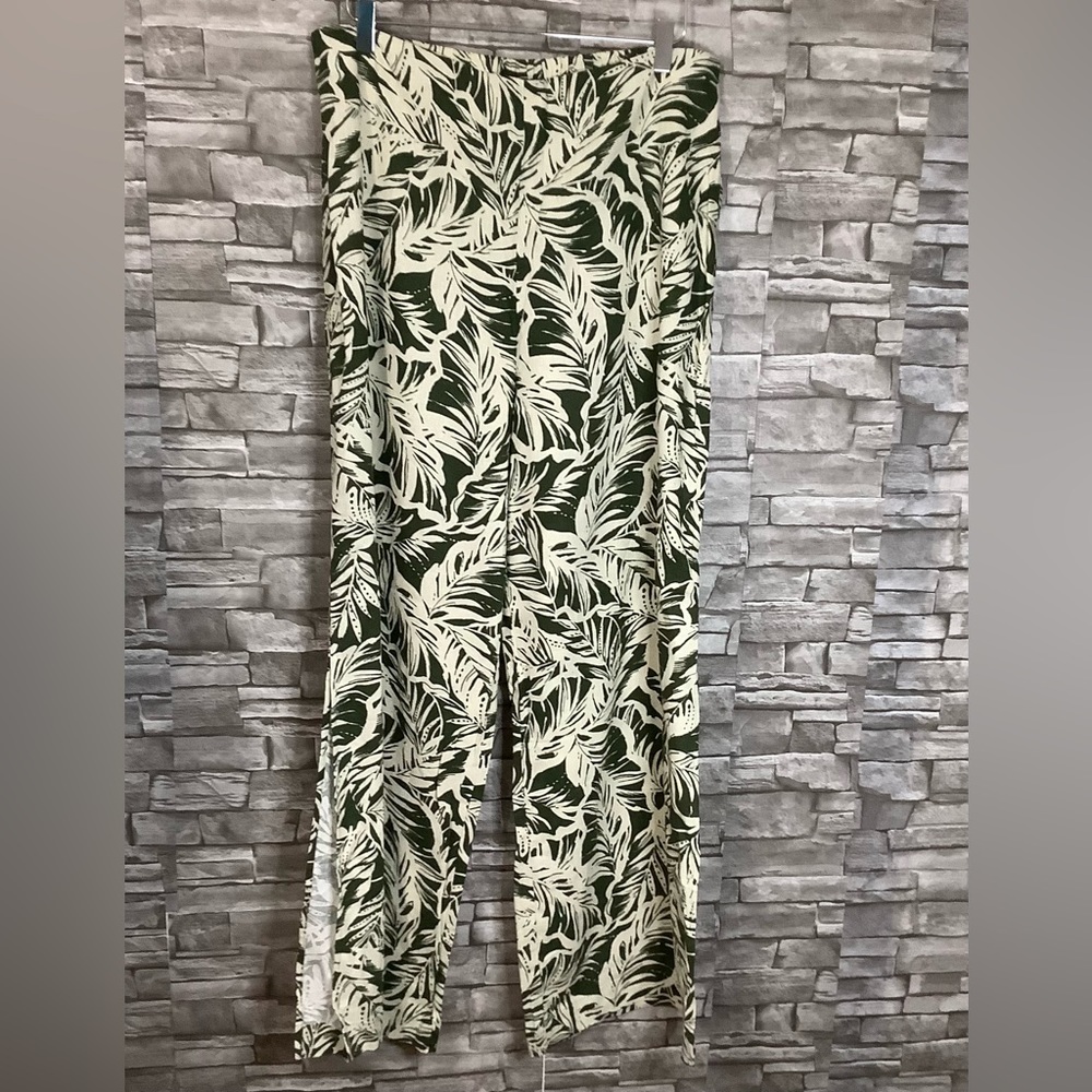 Forever 21 woven Ankle pull on wide leg pant NWT (W322)